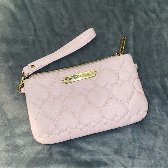 Betseyville Heart Quilted Tech Wristlet Crossbody - Picture 7 of 7